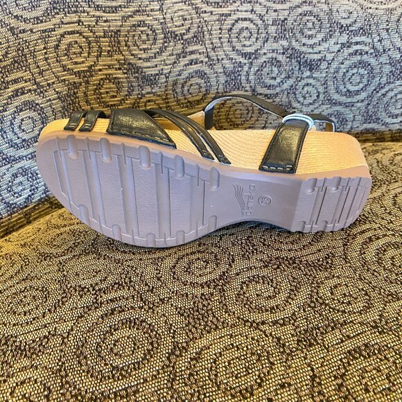 Dansko - Tia Black - Multiple Sizes (NEW W/ BOX) - Picture 3 of 3